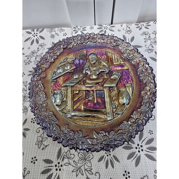 Fenton Iridescent Glass Collector Plate 1977“The Potter”(American Craftsmen #8) - Picture 5 of 12